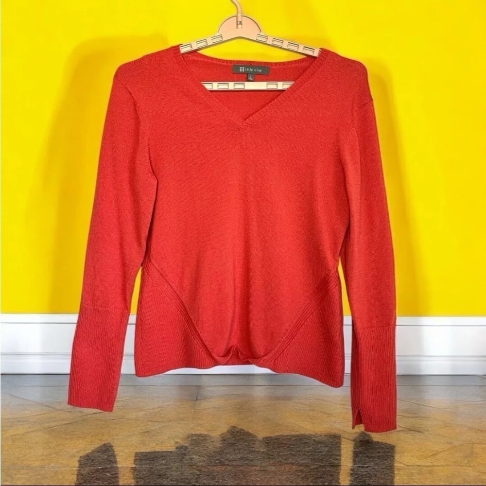 Title Nine V Neck Sz L Coral Orange Sweater Ribbed Trim  Knit Top Outdoor EUC